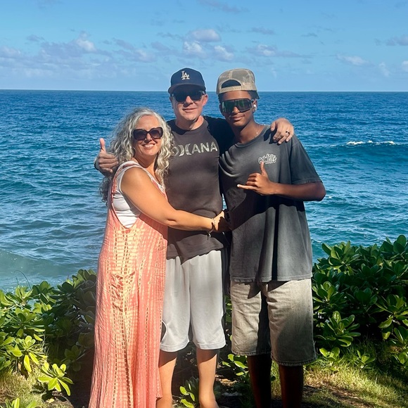 Meet your Posher, Beth - Picture 2 of 5